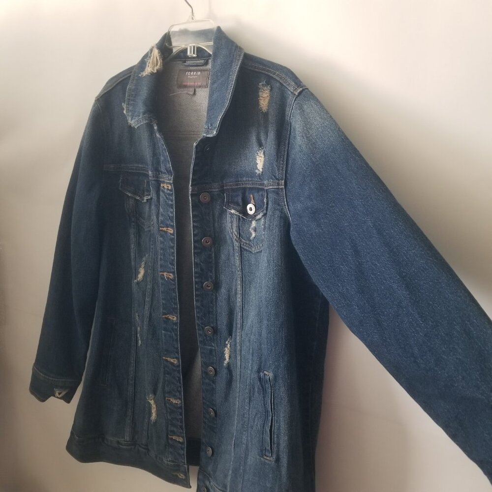 Torrid Womens 2 / 2X Long Line 99% Cotton Blue Denim Jean Jacket Button Up - Picture 3 of 15